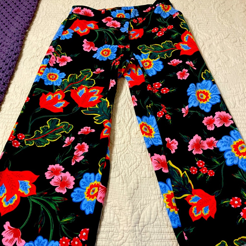 Ann Taylor petite ankle length cropped pants.
